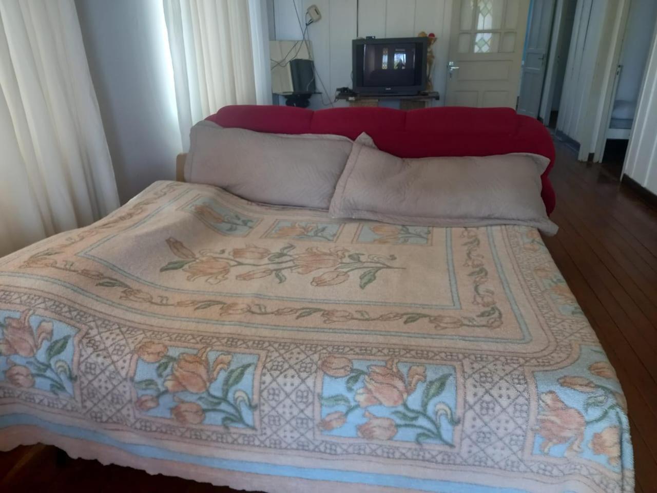 Casa Branca Prox Shopping Paladium Holiday home Ponta Grossa (Parana)